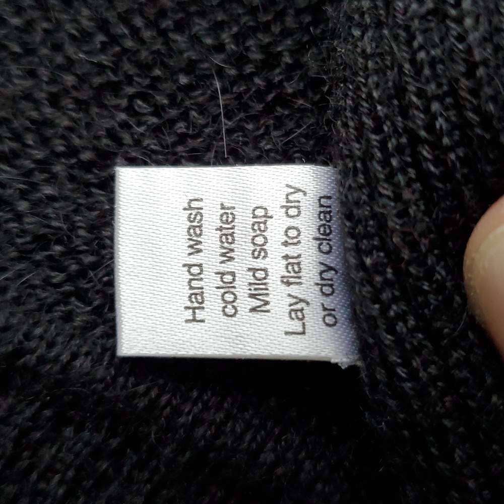 EUC Peruvian Connection 100% Alpaca Womens V-Neck Sweater In Black Sz Medium - Picture 6 of 6